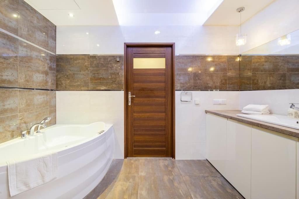 Florianska Glamour Apartments Krakow Ngoại thất bức ảnh