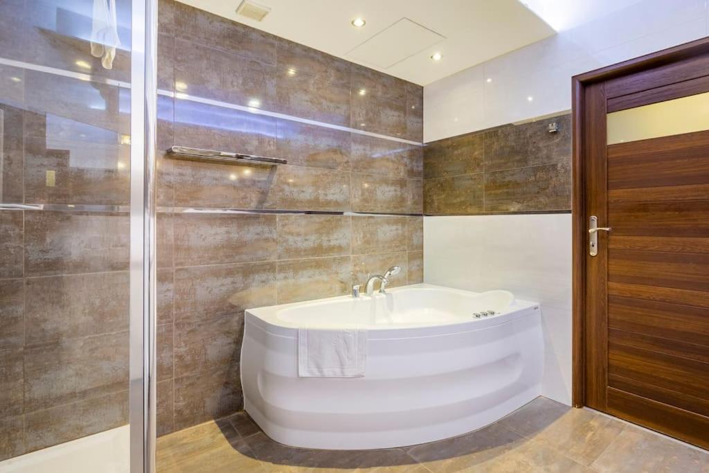 Florianska Glamour Apartments Krakow Ngoại thất bức ảnh